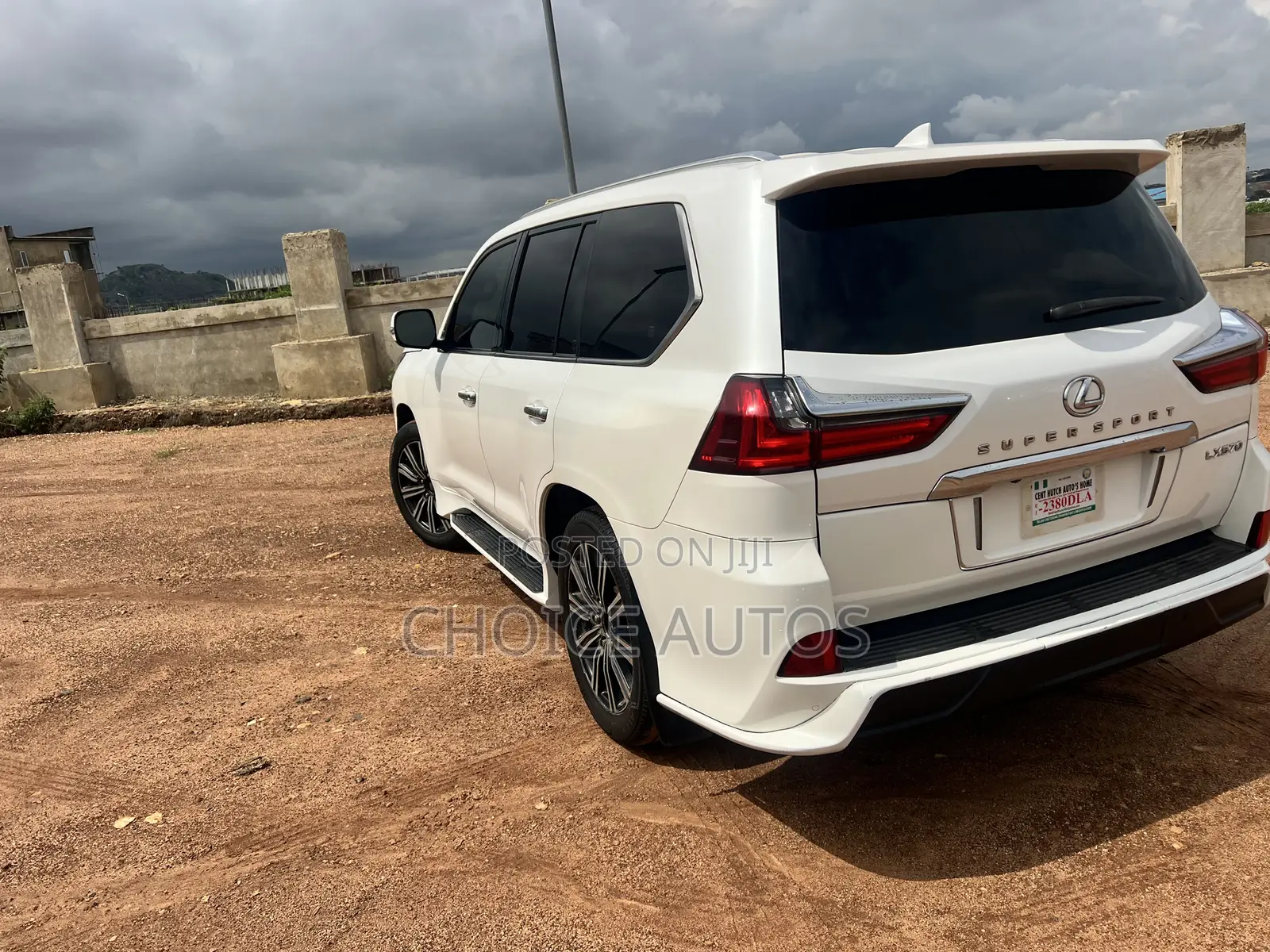 Lexus LX 570 (5 seats) AWD 2018 White