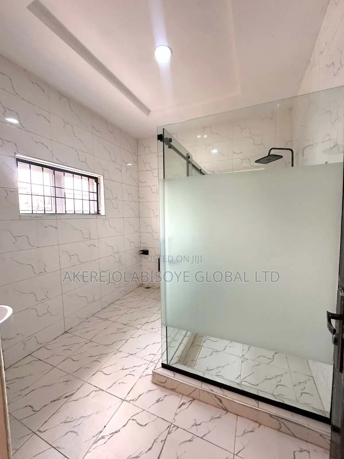 3bdrm Duplex in In An Estate, Life Camp for rent