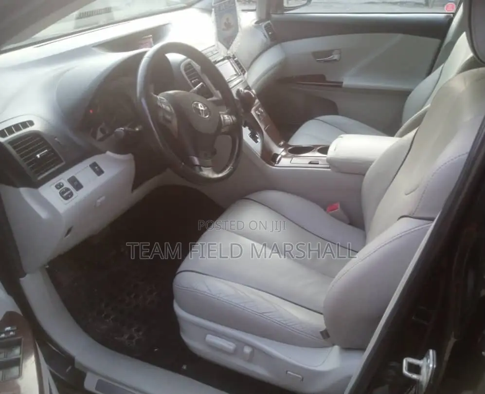 Toyota Venza LE 2012 Black