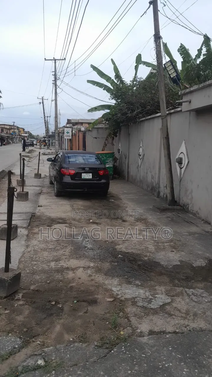 11bdrm Duplex in Ago Palace for sale