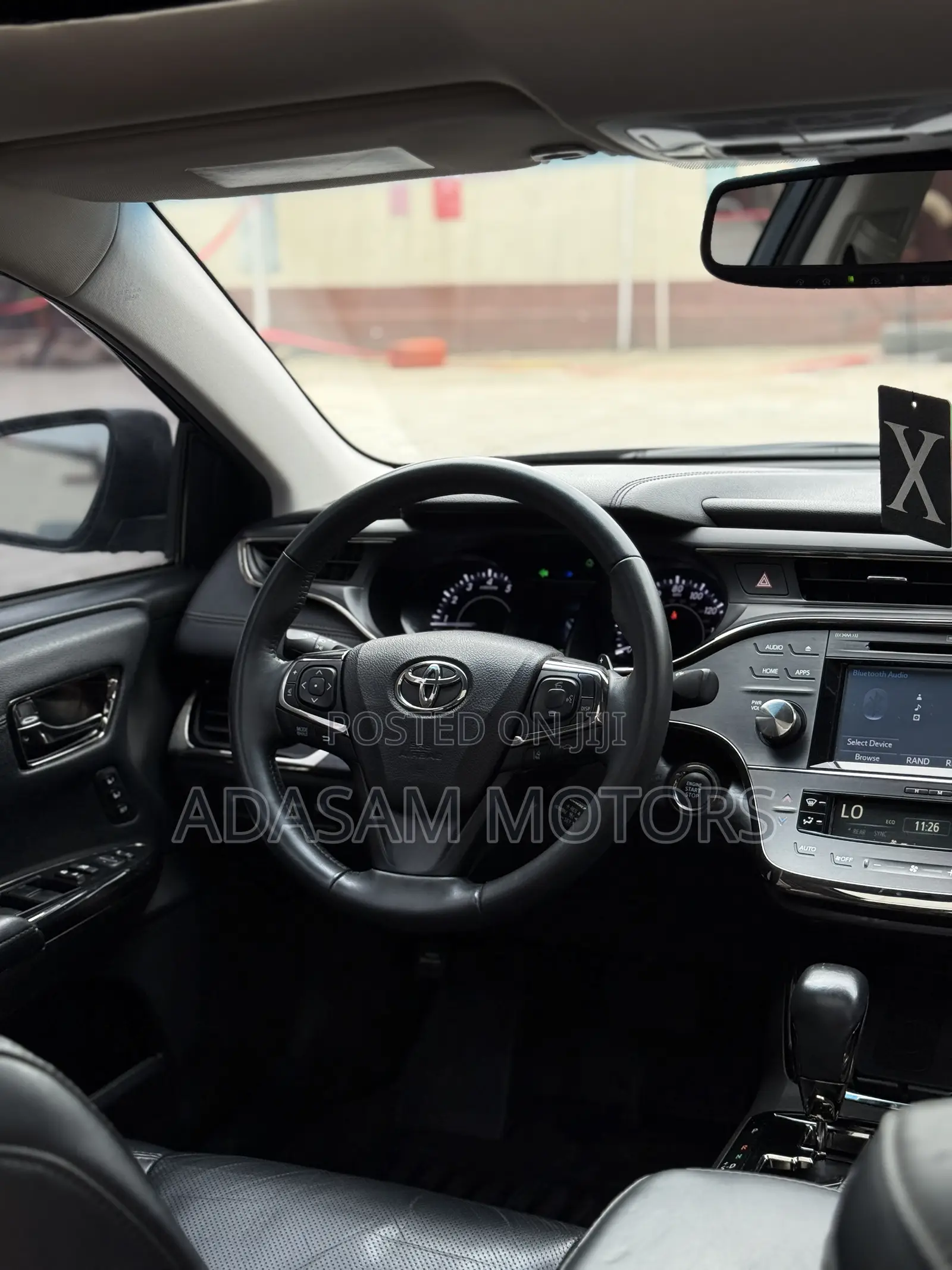 Toyota Avalon Limited Sedan FWD (3.5L 6cyl 6A) 2017 Black