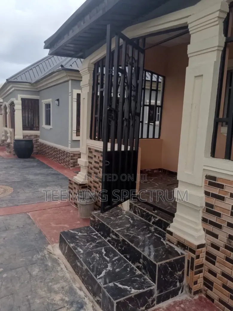 4bdrm Apartment in Benin City for rent