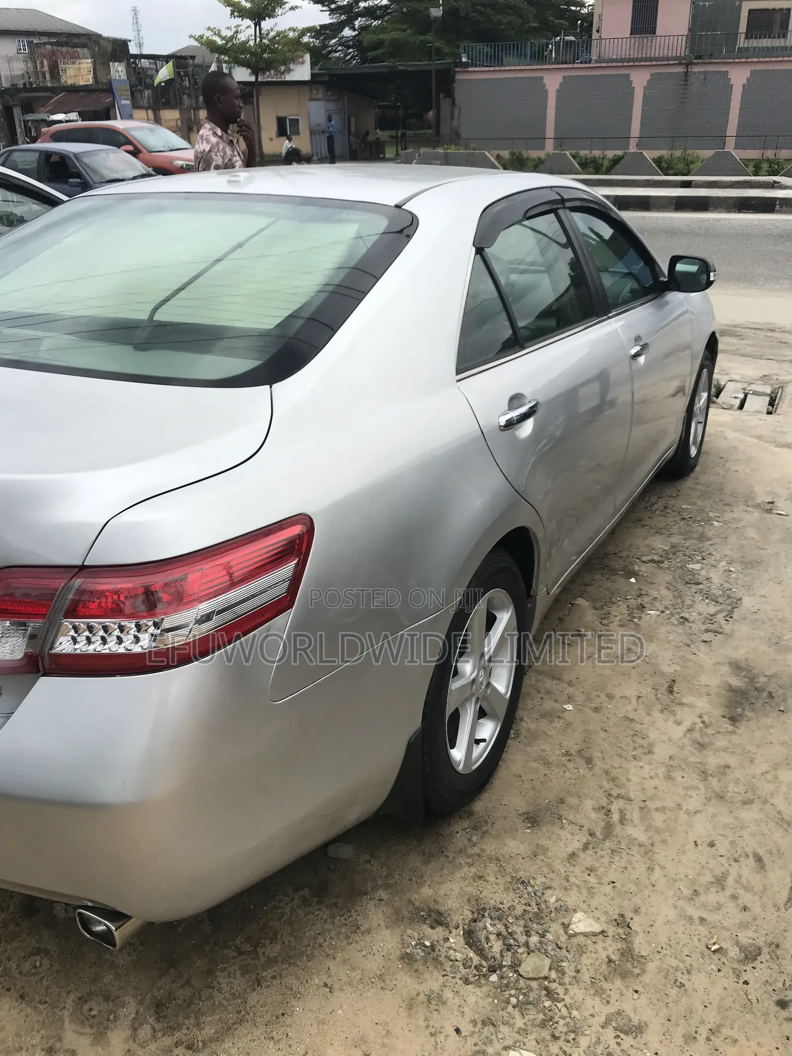 Toyota Camry LE 4dr Sedan (2.5L 4cyl 6AM) 2010 Silver