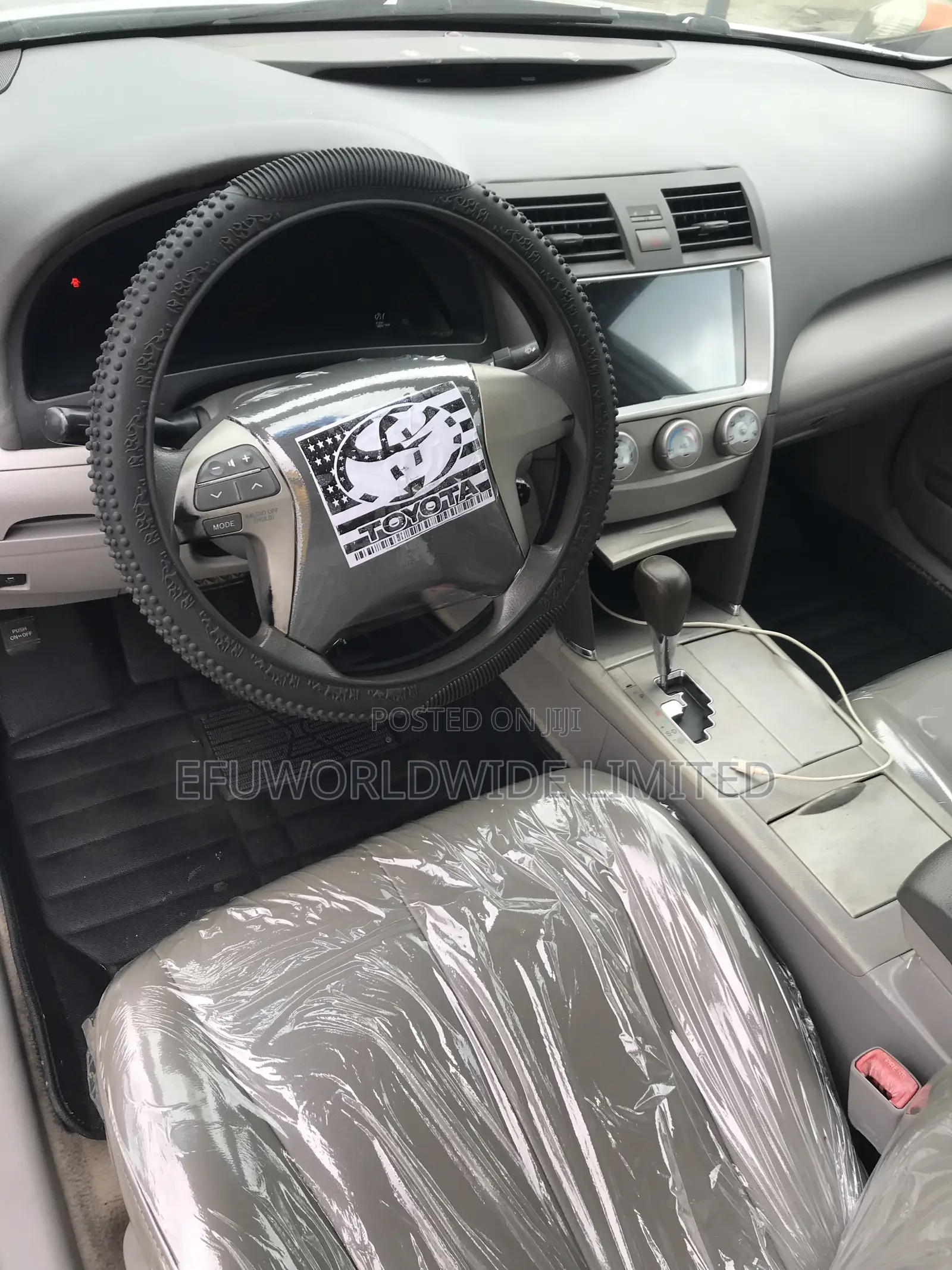 Toyota Camry LE 4dr Sedan (2.5L 4cyl 6AM) 2010 Silver