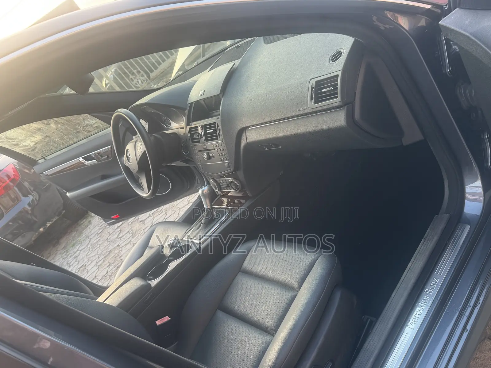 Mercedes-Benz C300 Luxury Sedan RWD (3.0L 6cyl 7A) 2009 Gray