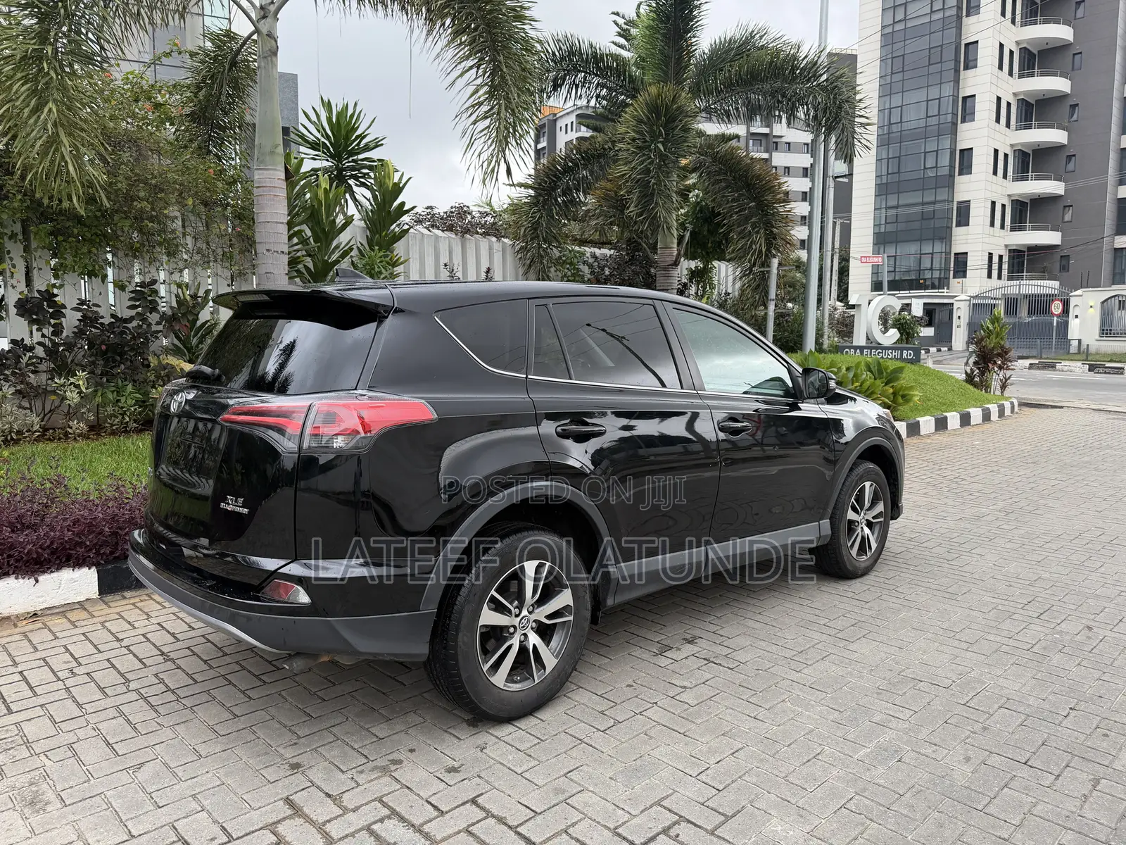 Toyota RAV4 XLE 4dr SUV AWD (2.5L 4cyl 6A) 2018 Black