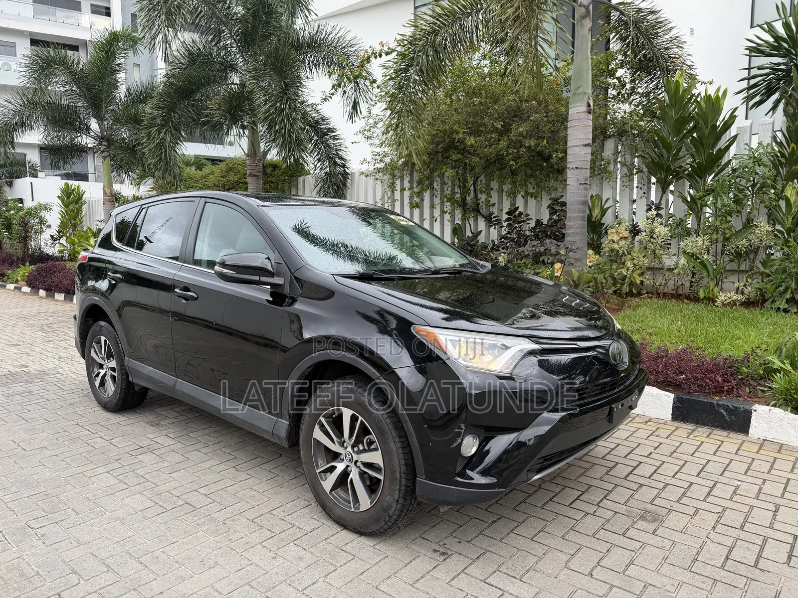 Toyota RAV4 XLE 4dr SUV AWD (2.5L 4cyl 6A) 2018 Black