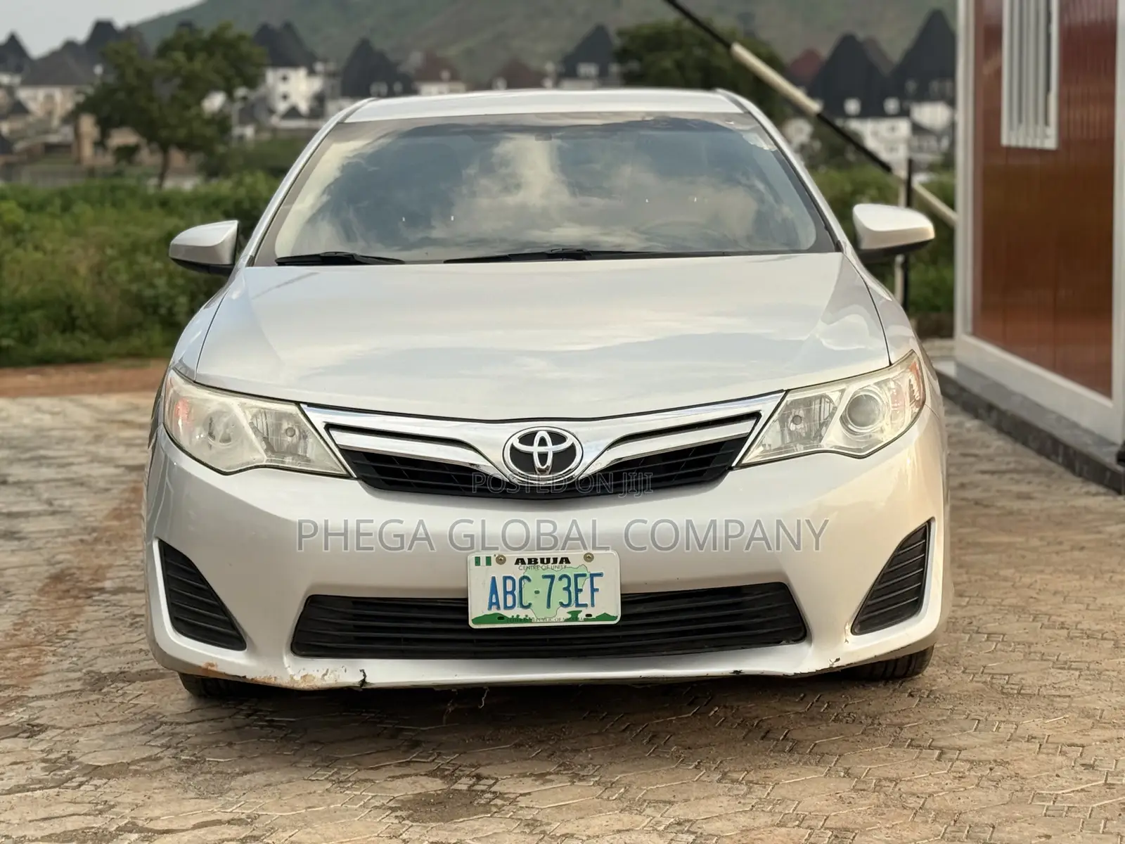 Toyota Camry LE 4dr Sedan (2.5L 4cyl 6A) 2013 Silver