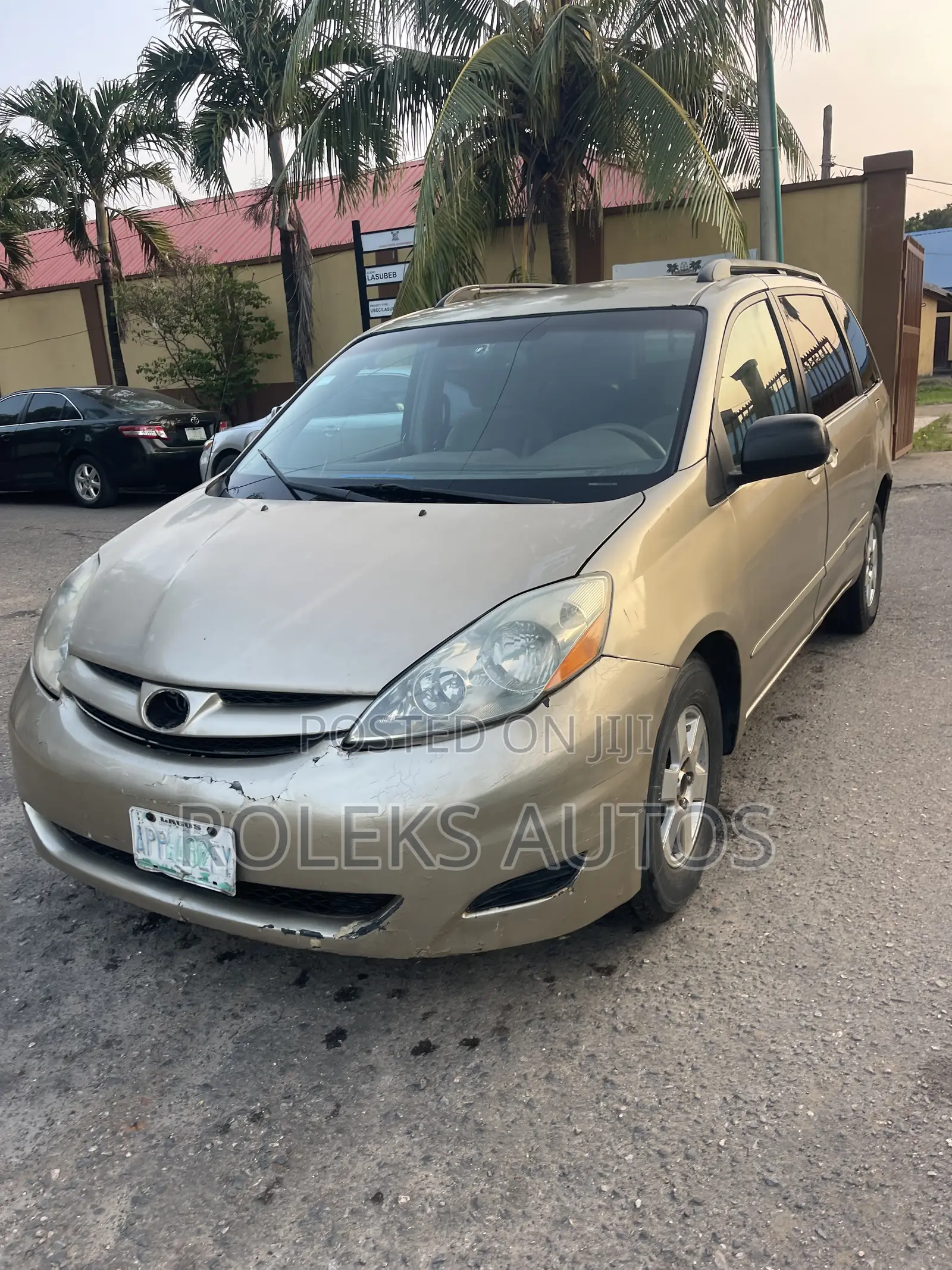 Toyota Sienna LE AWD 2008 Gold