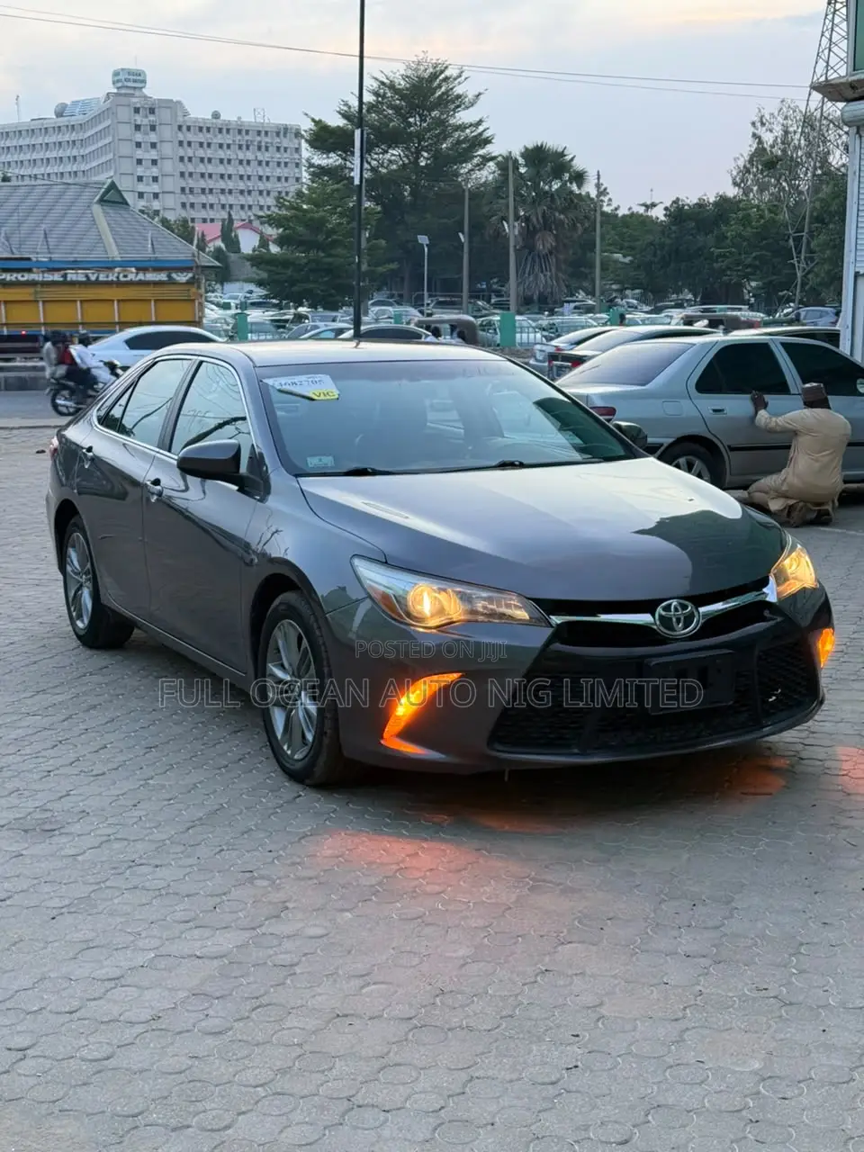 Toyota Camry SE 4dr Sedan (2.5L 4cyl 6A) 2016 Gray