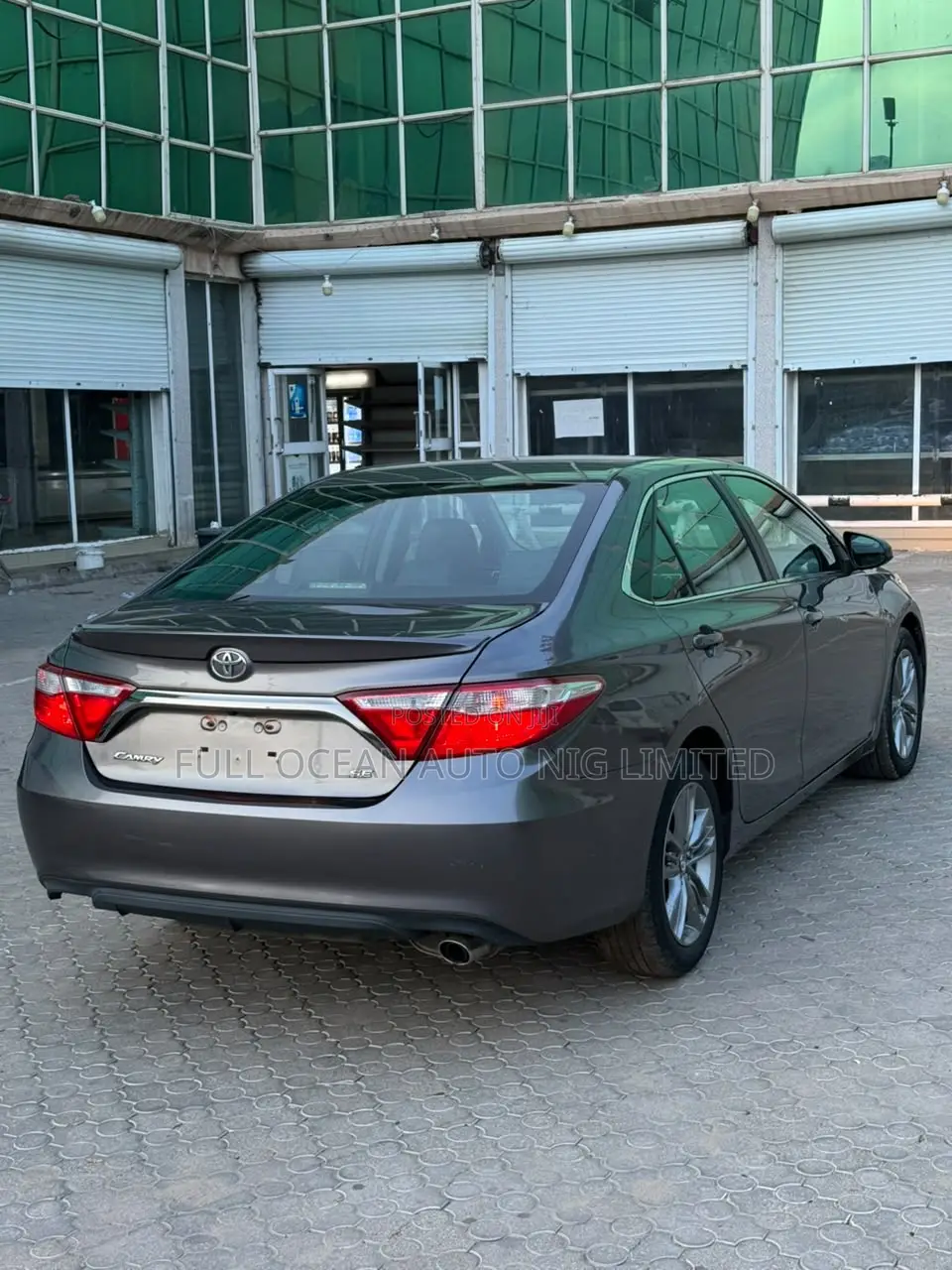 Toyota Camry SE 4dr Sedan (2.5L 4cyl 6A) 2016 Gray