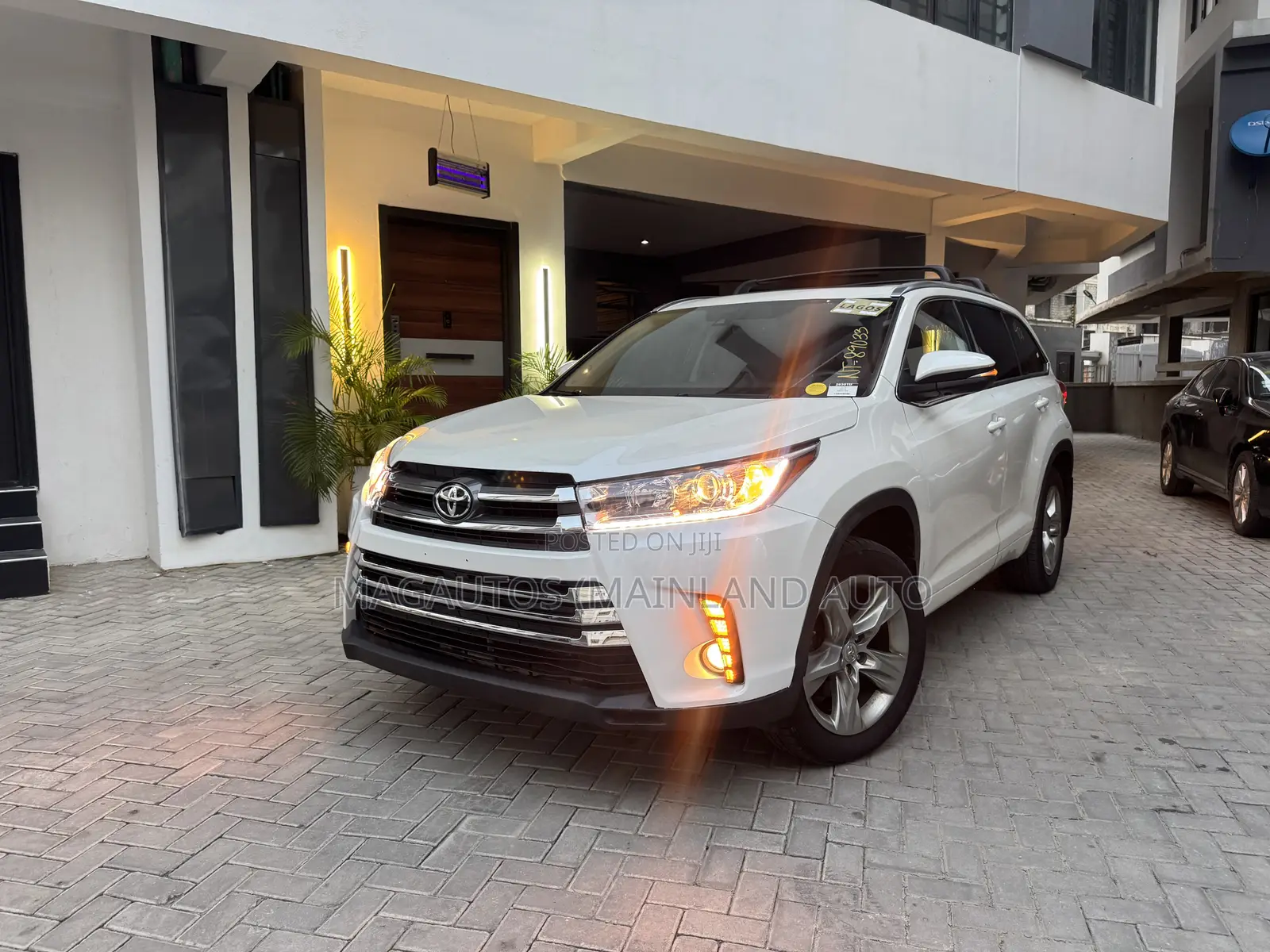 Toyota Highlander Limited Platinum 4dr SUV AWD (3.5L 6cyl 6A) 2014
