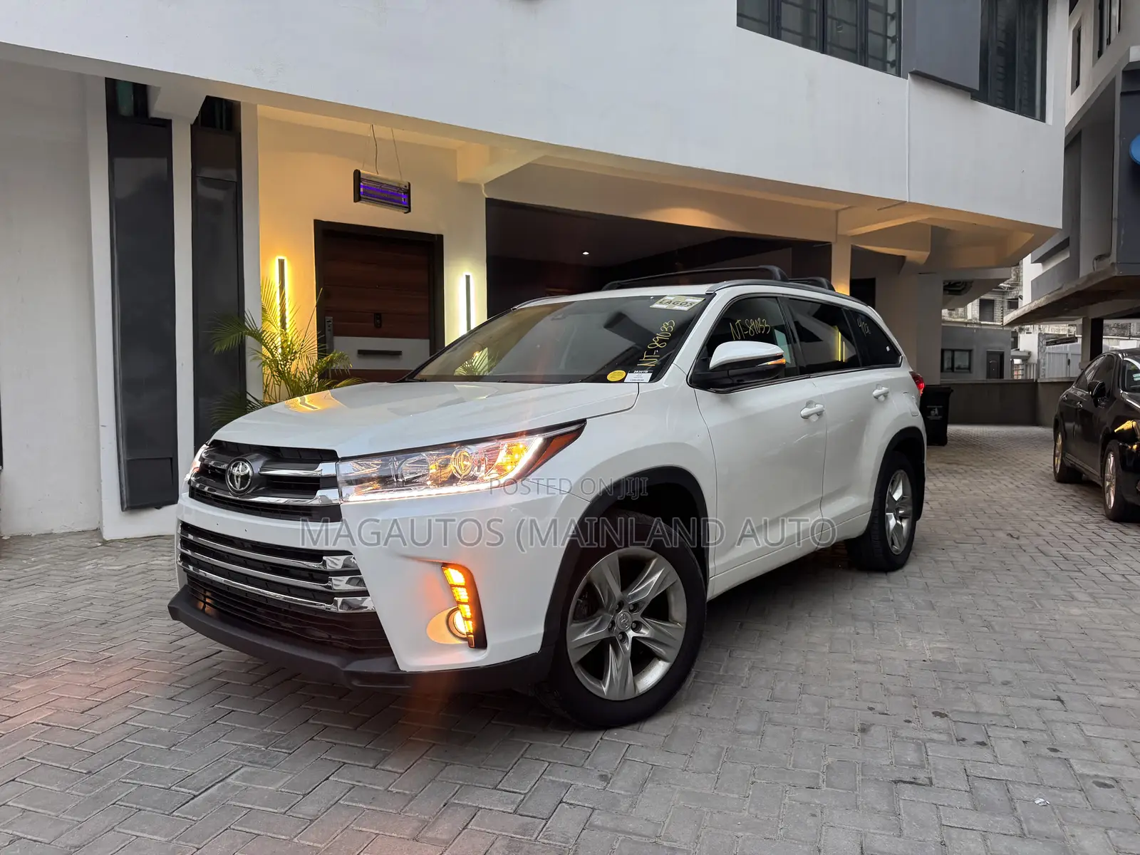 Toyota Highlander Limited Platinum 4dr SUV AWD (3.5L 6cyl 6A) 2014