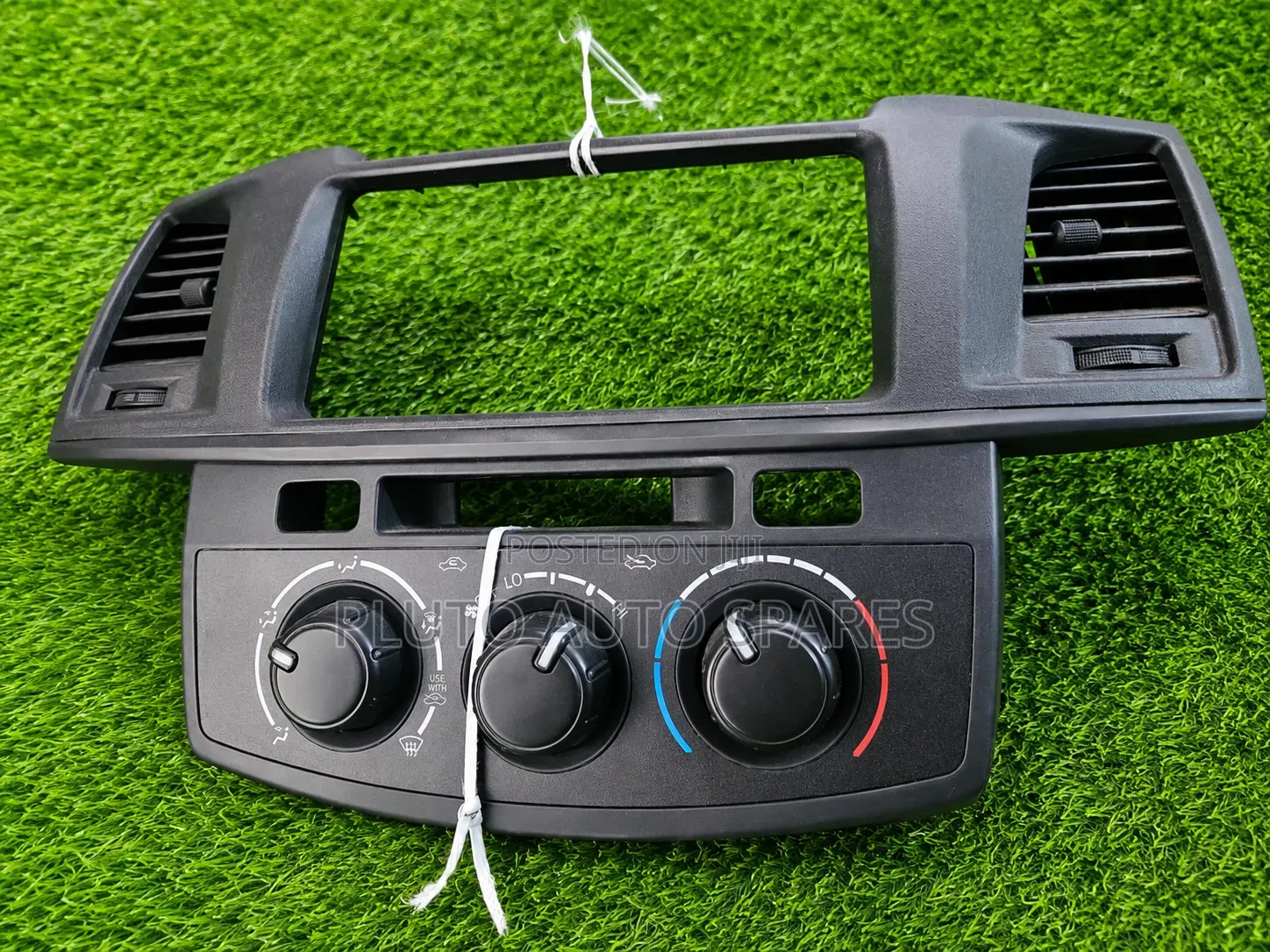 Toyota Hilux 2012 a/C Vent Genuine OEM