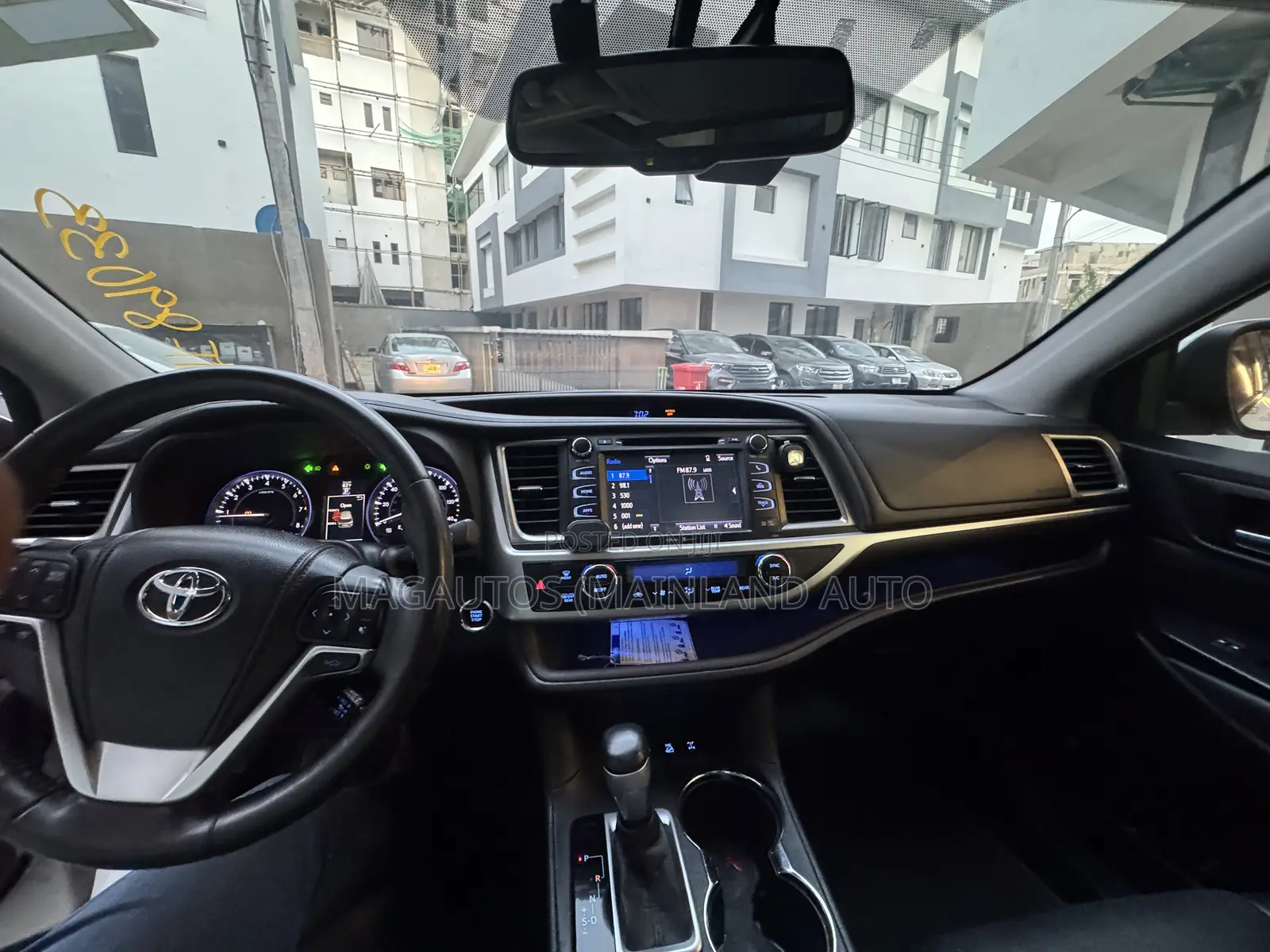 Toyota Highlander Limited Platinum 4dr SUV AWD (3.5L 6cyl 6A) 2014