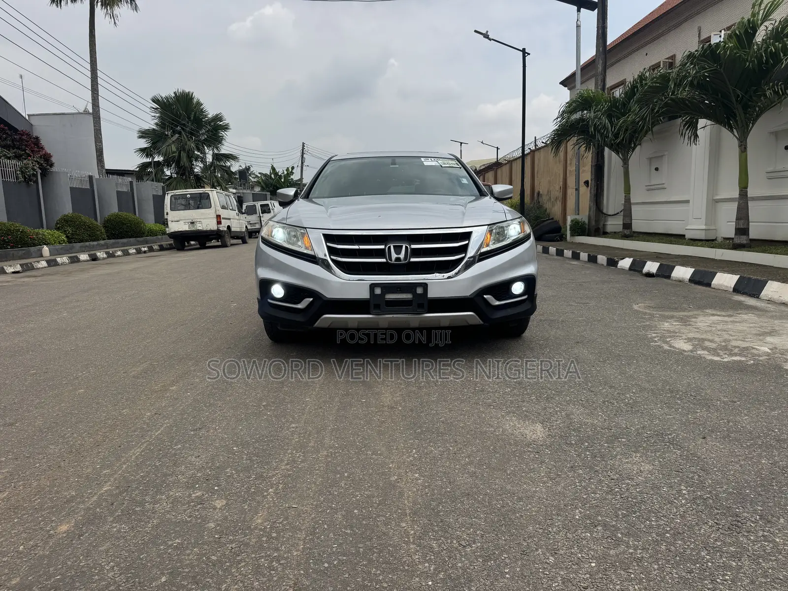 Honda Crosstour 2013 Silver