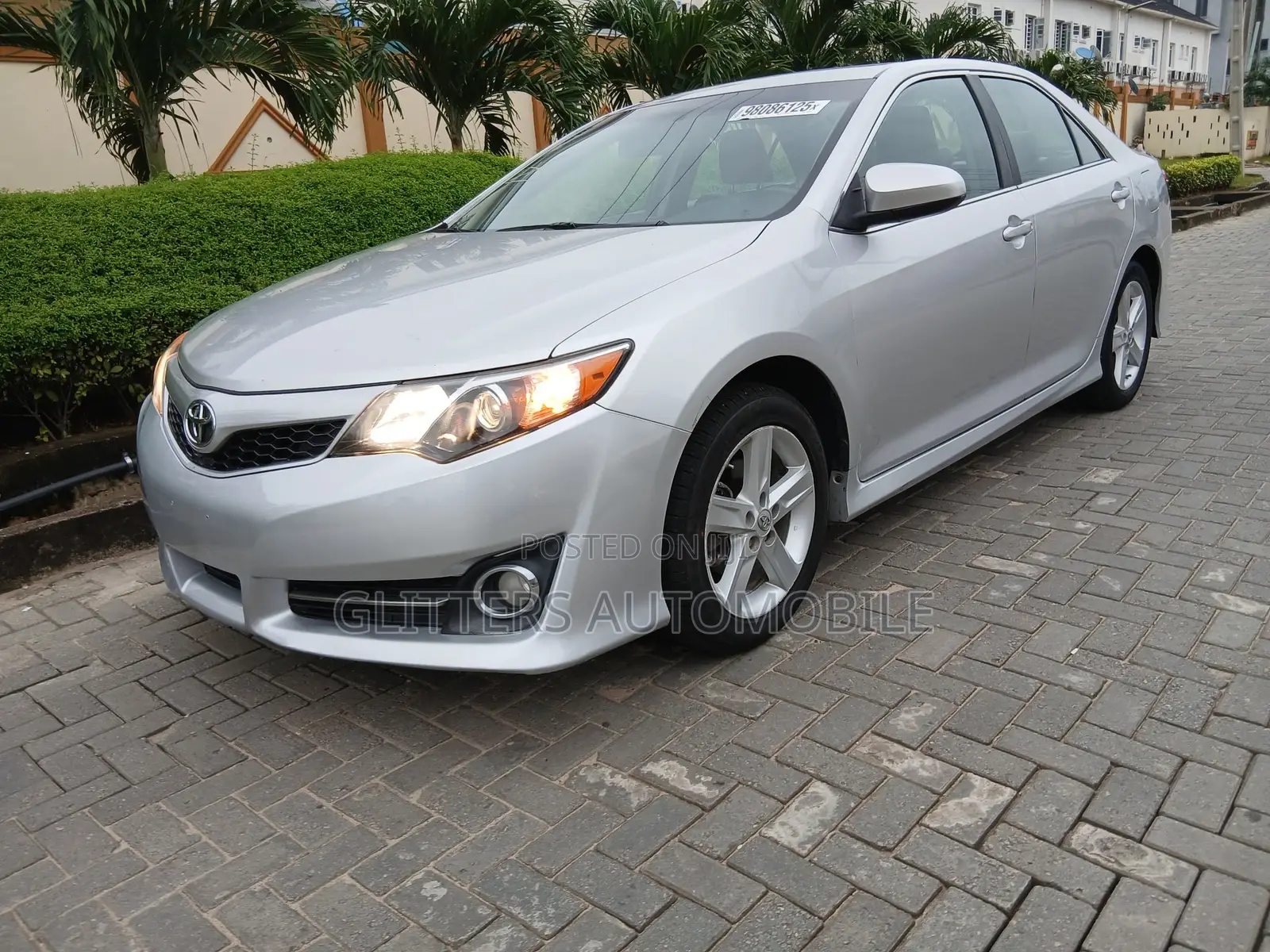 Toyota Camry SE 4dr Sedan (2.5L 4cyl 6A) 2014 Silver