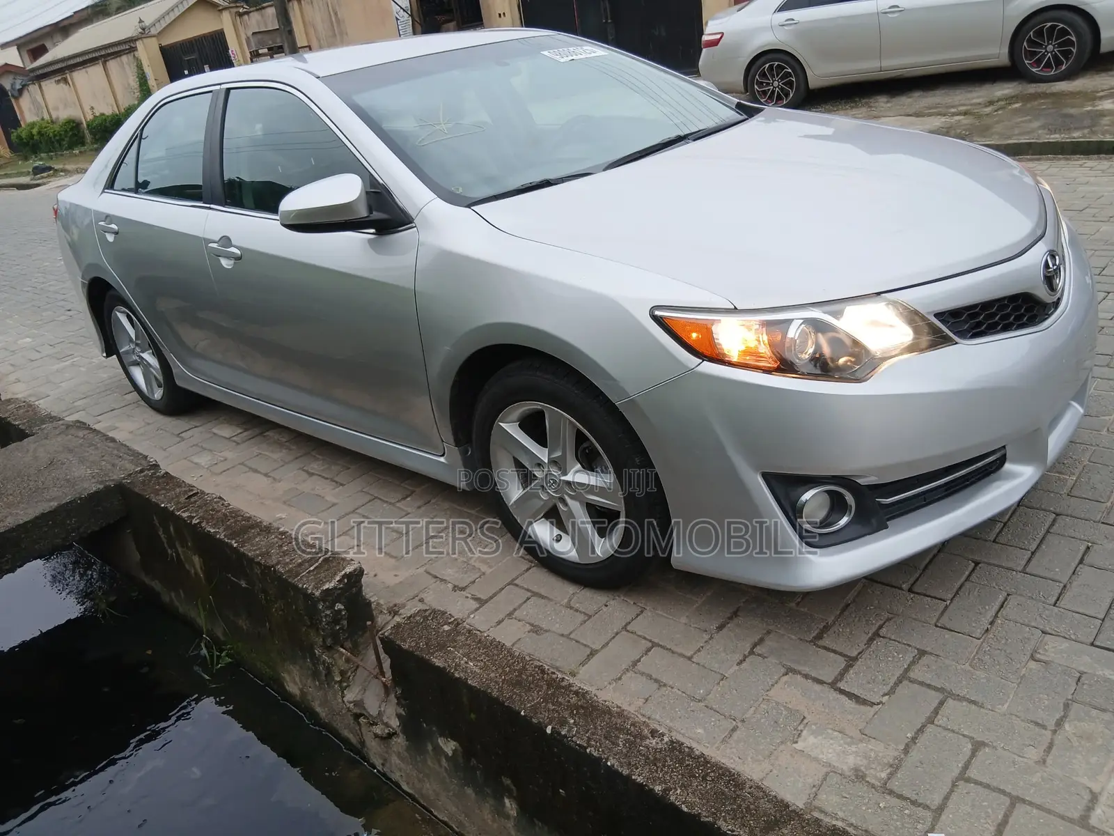 Toyota Camry SE 4dr Sedan (2.5L 4cyl 6A) 2014 Silver