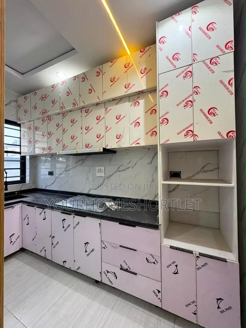 4bdrm Duplex in Thomas Estate for sale