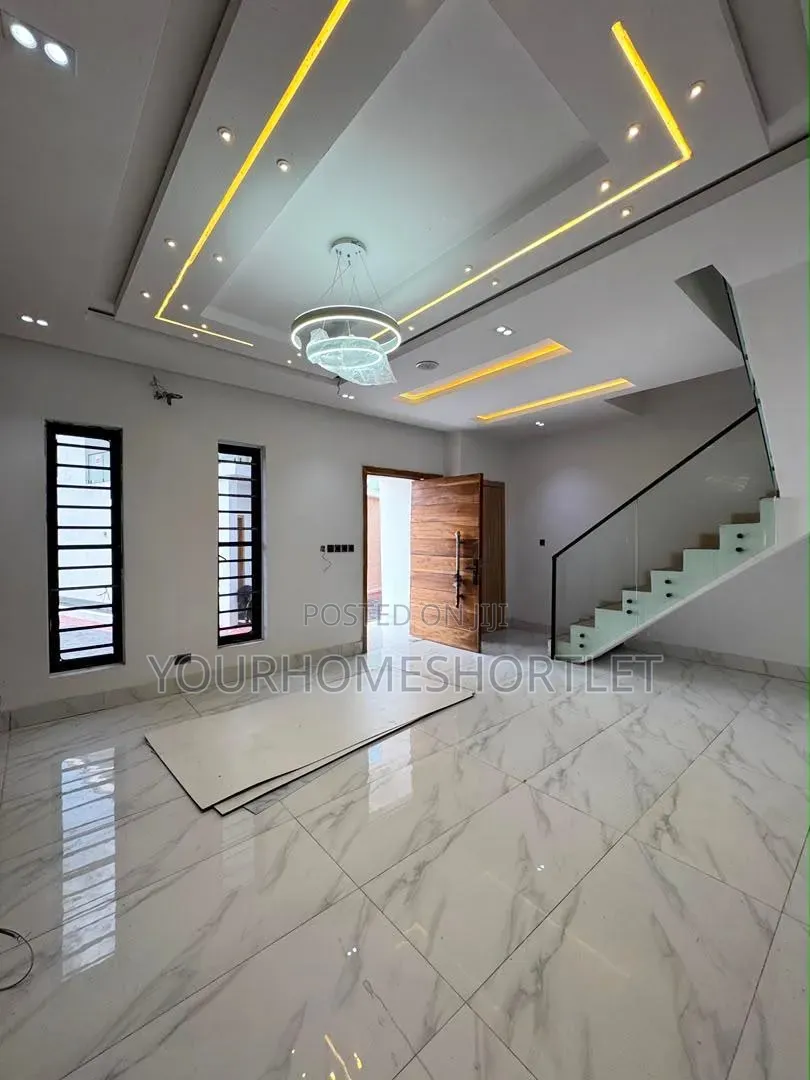 4bdrm Duplex in Thomas Estate for sale