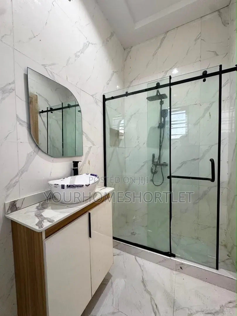 4bdrm Duplex in Thomas Estate for sale