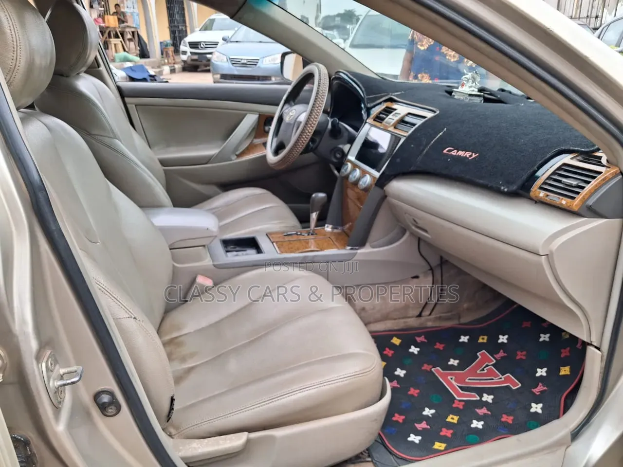 Toyota Camry LE 4dr Sedan (2.4L 4cyl 5A) 2009 Gold