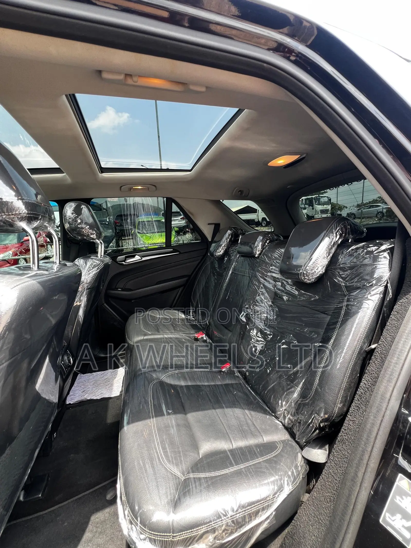 Mercedes-Benz M Class ML63 AMG 4dr SUV AWD (5.5L 8cyl Turbo 7A) 2014