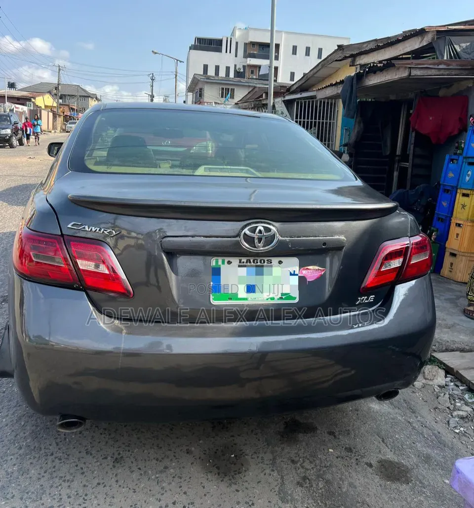 Toyota Camry XLE V6 4dr Sedan (3.5L 6cyl 6AM) 2008 Gray