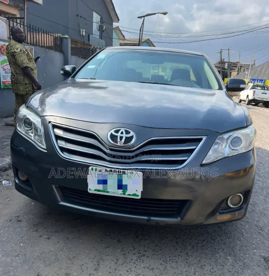 Toyota Camry XLE V6 4dr Sedan (3.5L 6cyl 6AM) 2008 Gray