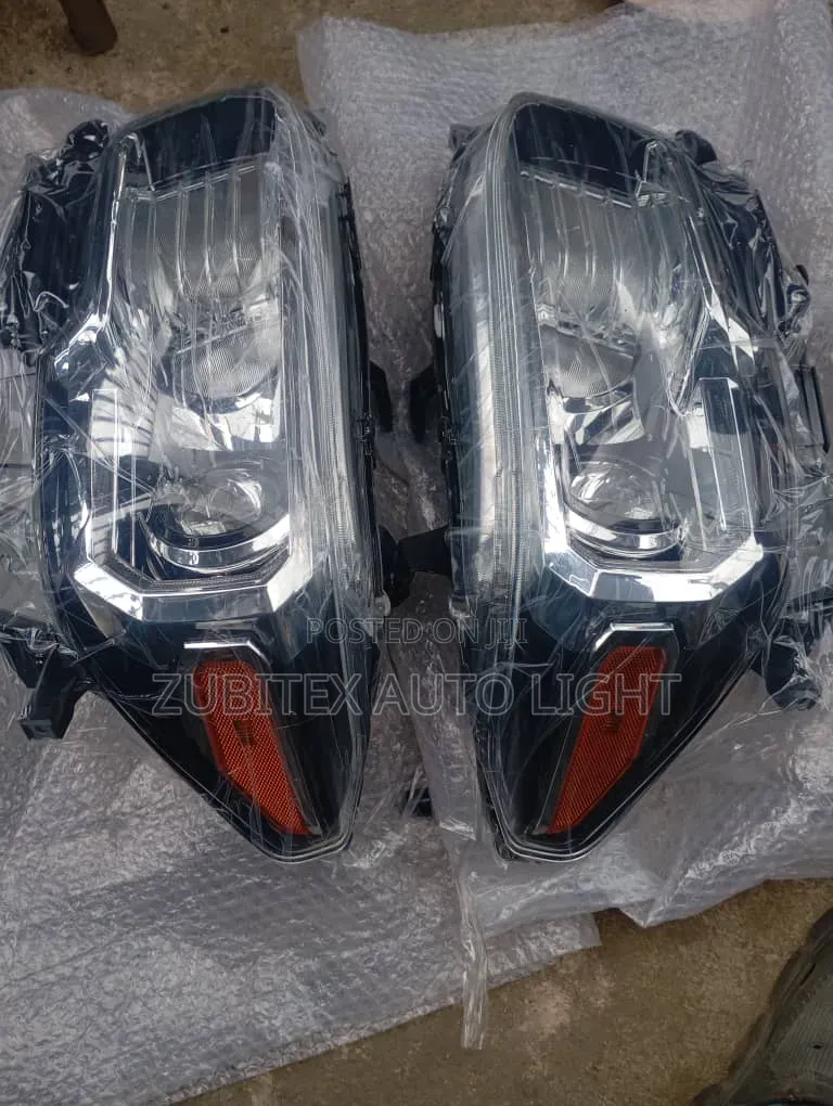 Set Toyota Headlight Tacoma 2018 Model