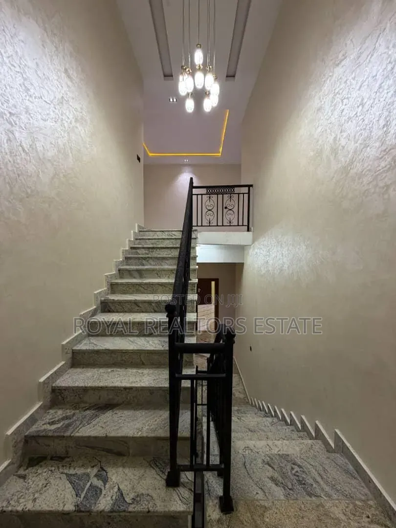 7bdrm Duplex in Efab Metropolis, Bunkoro for sale