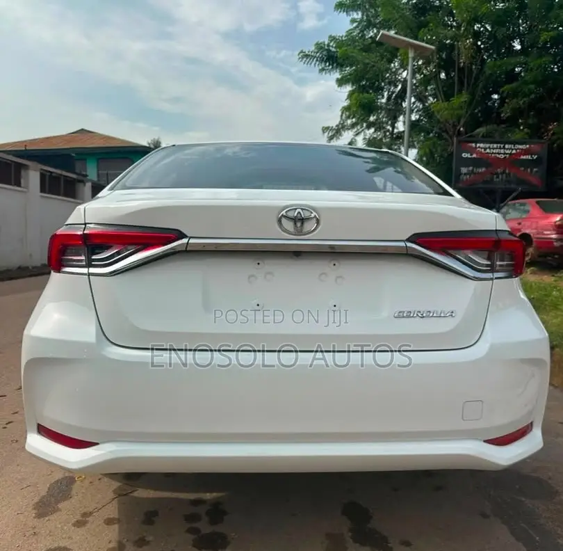 Toyota Corolla 2025 White
