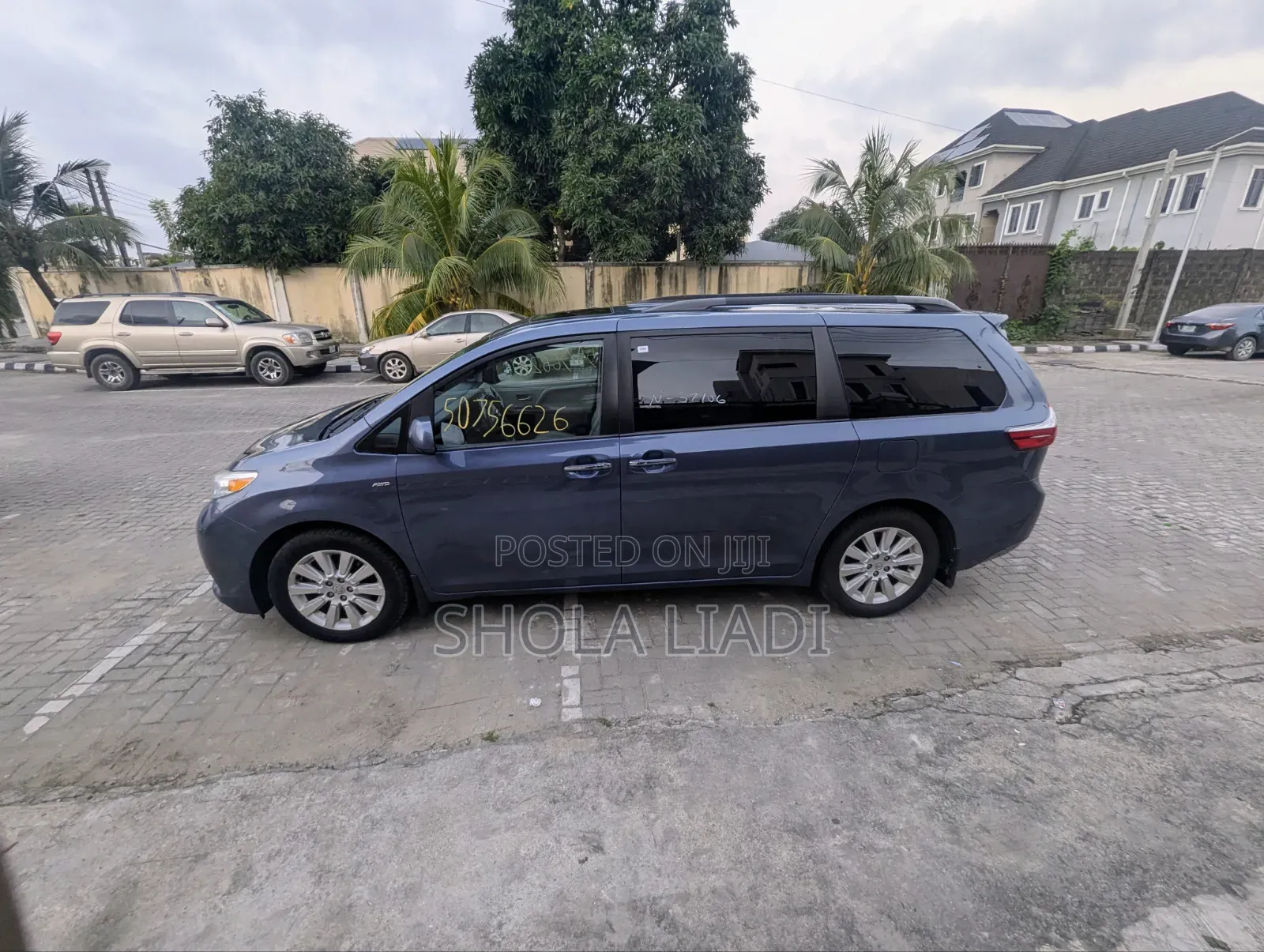 Toyota Sienna XLE 7 Passenger (3.5L 6cyl 6A) 2016 Gray