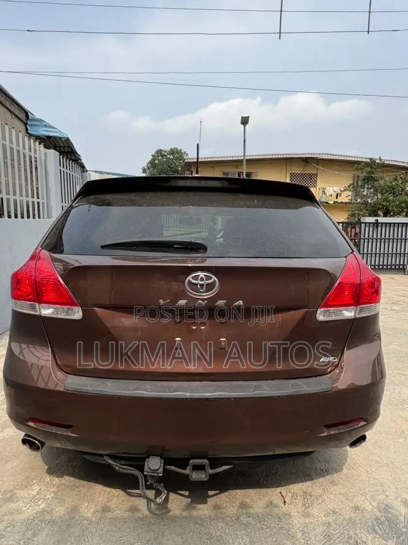 Toyota Venza XLE 2010 Brown