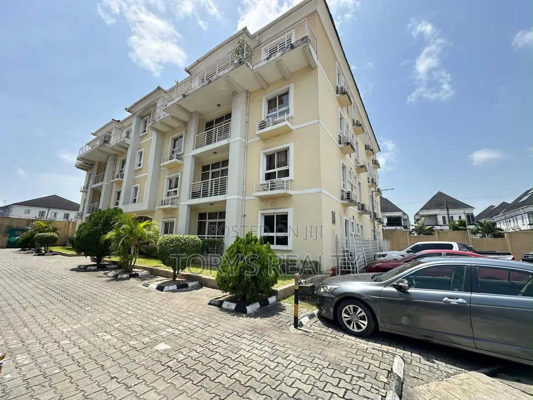 Furnished 3bdrm Penthouse in Chevron for rent