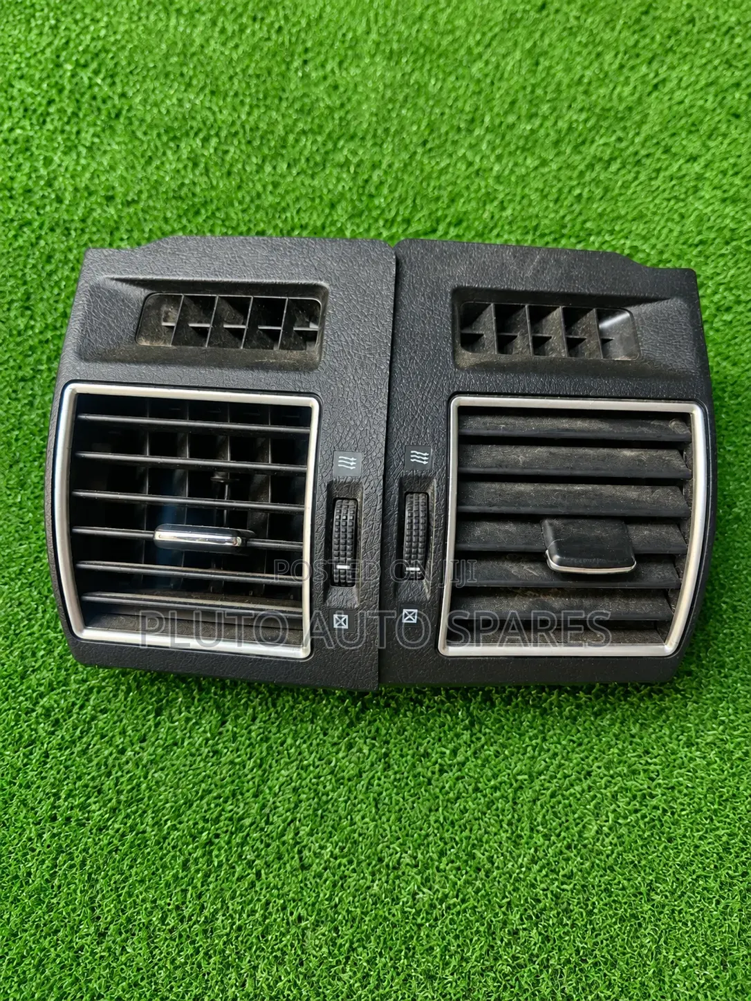 Toyota Land Cruiser Prado 2010–2014 Center a/C Vent Genuine OEM