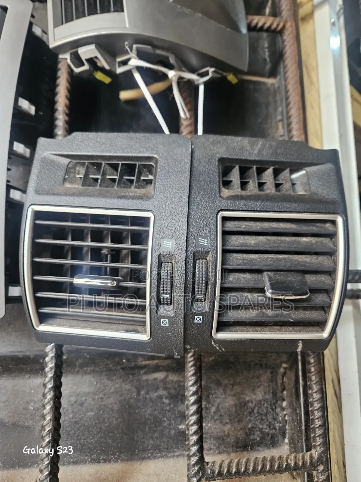 Toyota Land Cruiser Prado 2010–2014 Center a/C Vent Genuine OEM