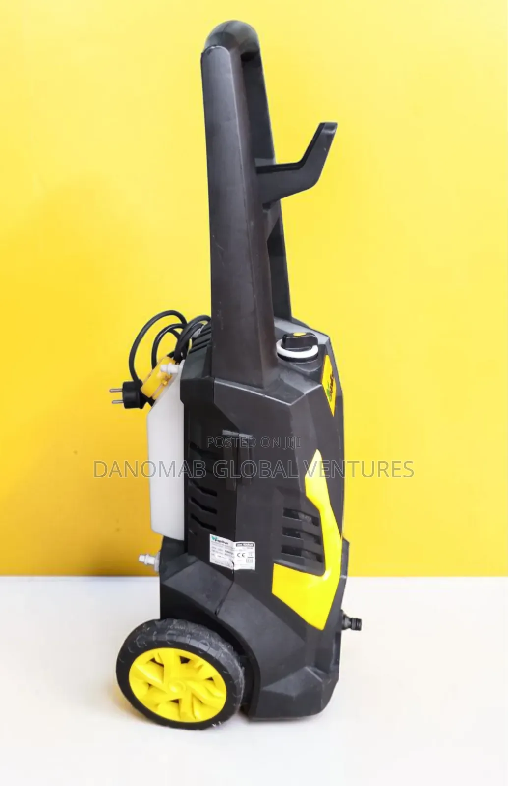 Papillon High Pressure Washer With Onboard Soap Container