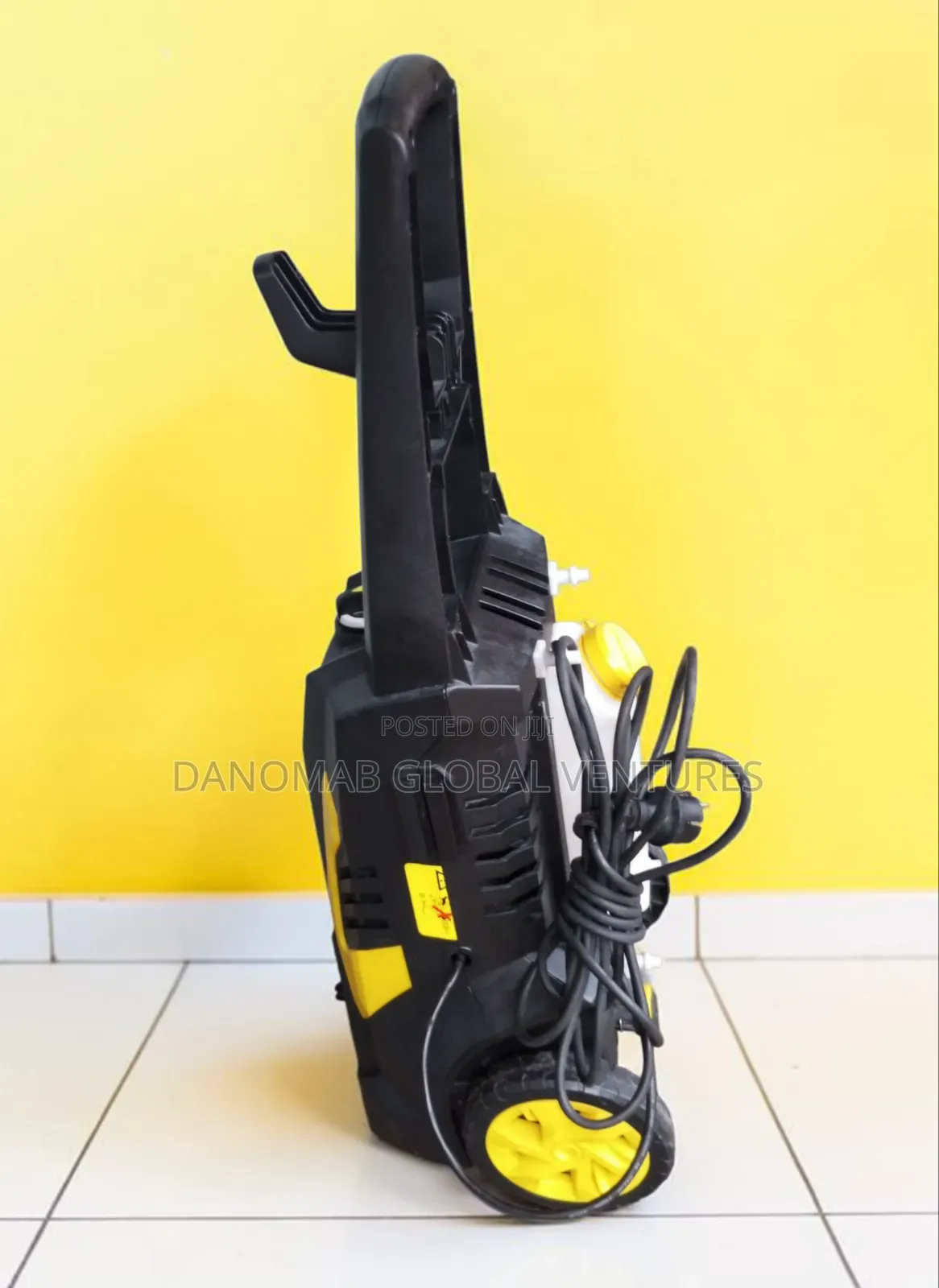 Papillon High Pressure Washer With Onboard Soap Container