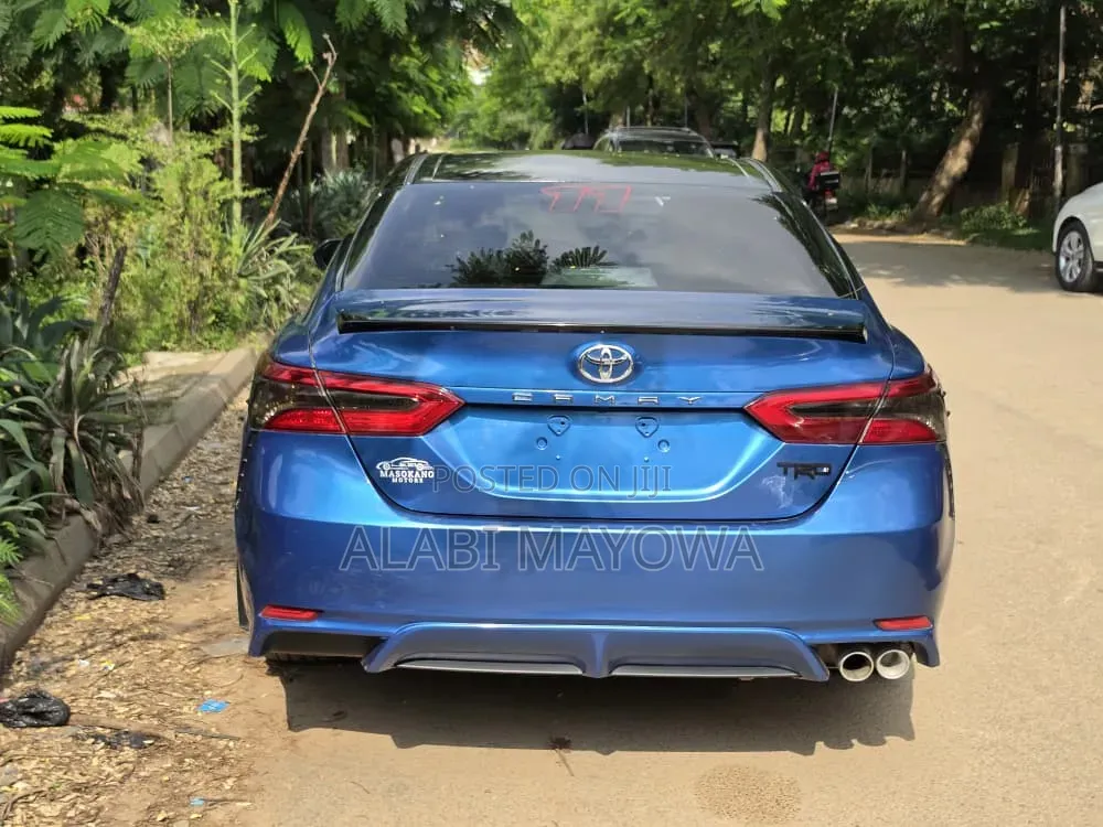Toyota Camry 2018 Blue