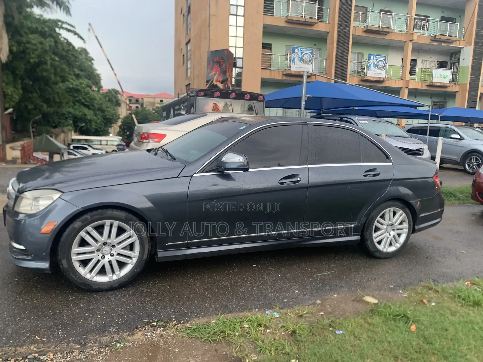 Mercedes-Benz C300 Luxury Sedan AWD (3.0L 6cyl 7A) 2009 Matt Black