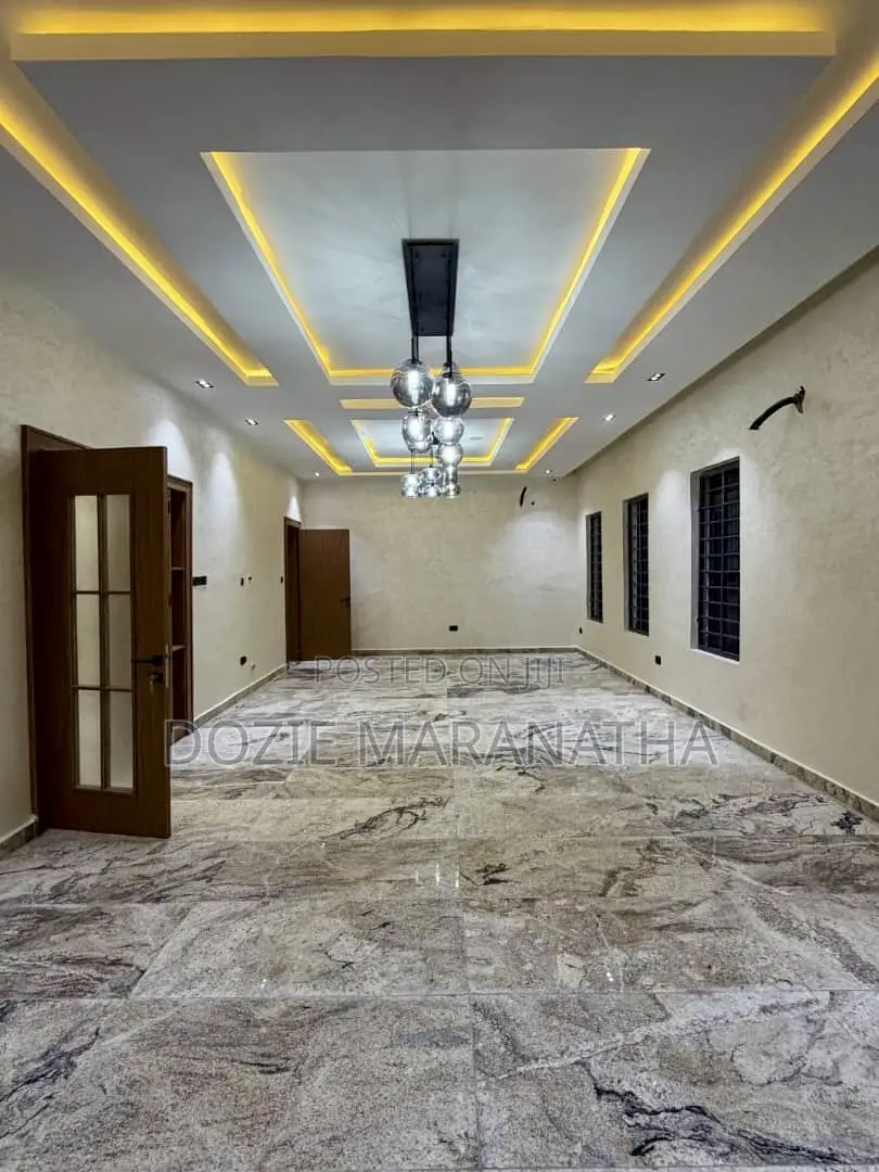 7bdrm House in Gwarinpa for sale