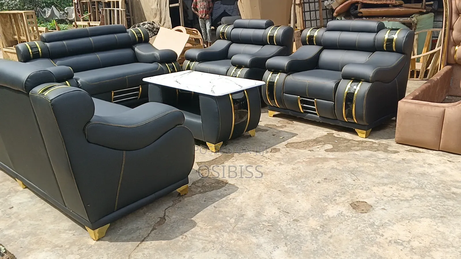 Set of Brand New Chairs With Center Table