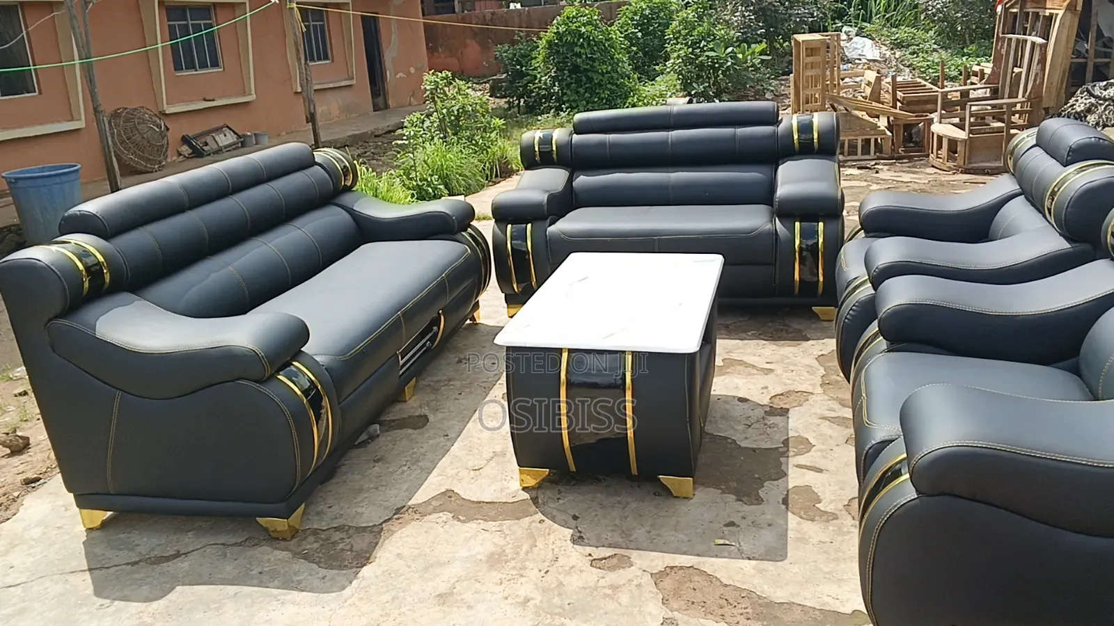 Set of Brand New Chairs With Center Table