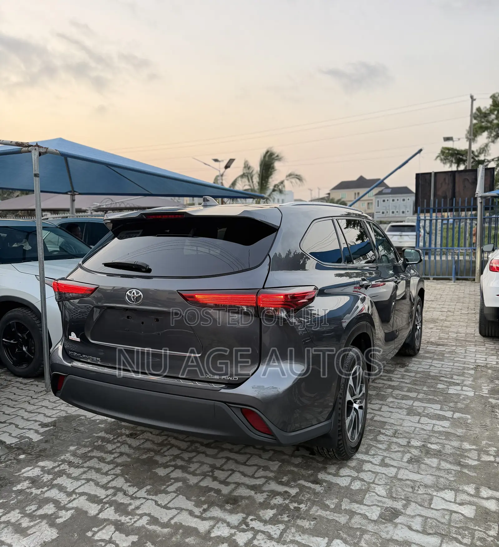 Toyota Highlander XLE AWD 2020 Gray
