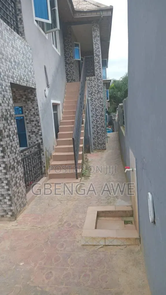 6bdrm Block of Flats in Awesome Ventures, Obafemi-Owode for sale