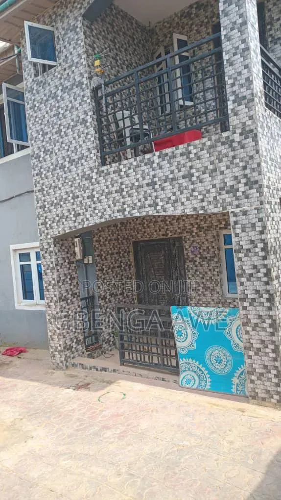 6bdrm Block of Flats in Awesome Ventures, Obafemi-Owode for sale