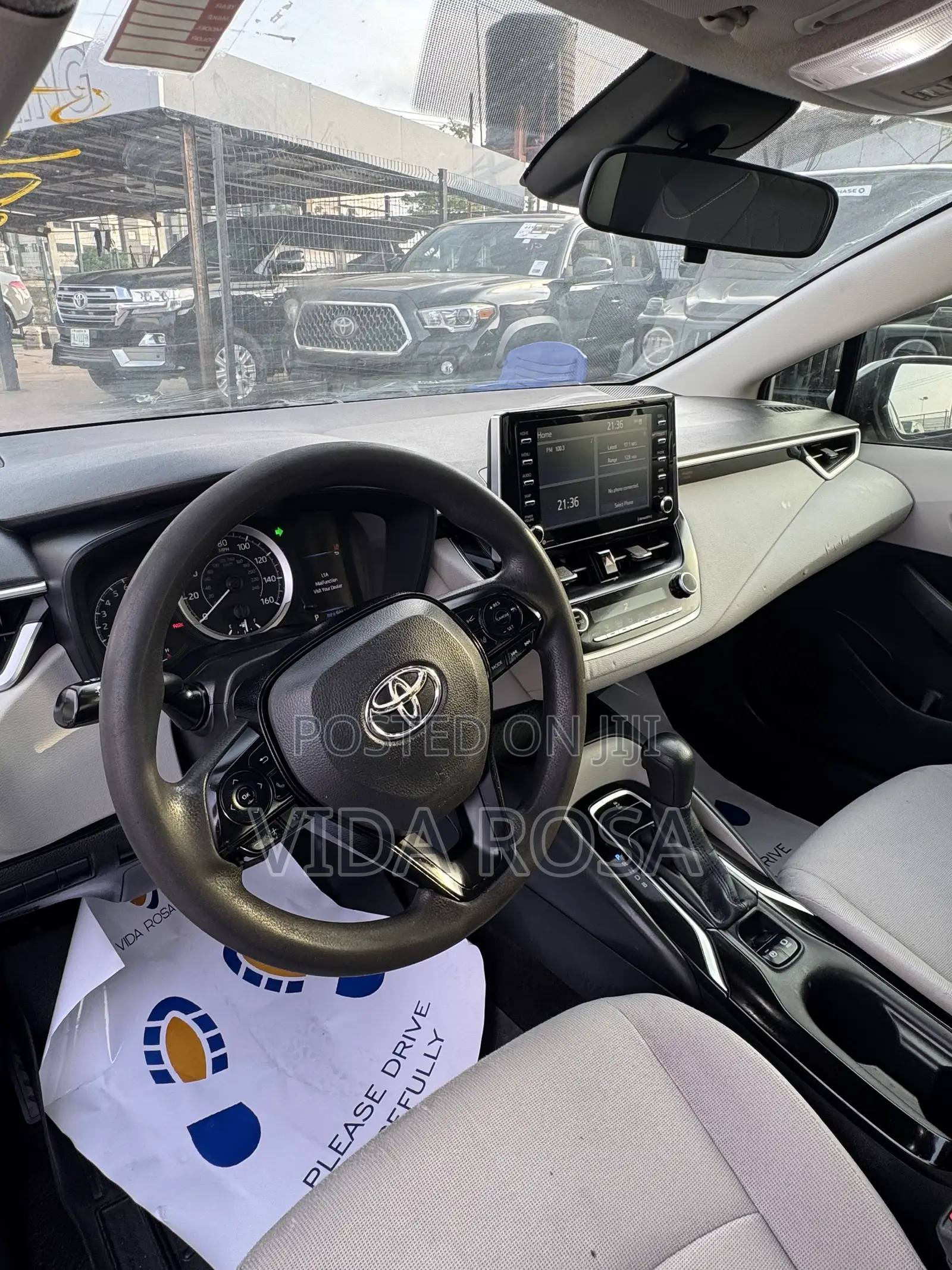 Toyota Corolla LE 2021 Silver