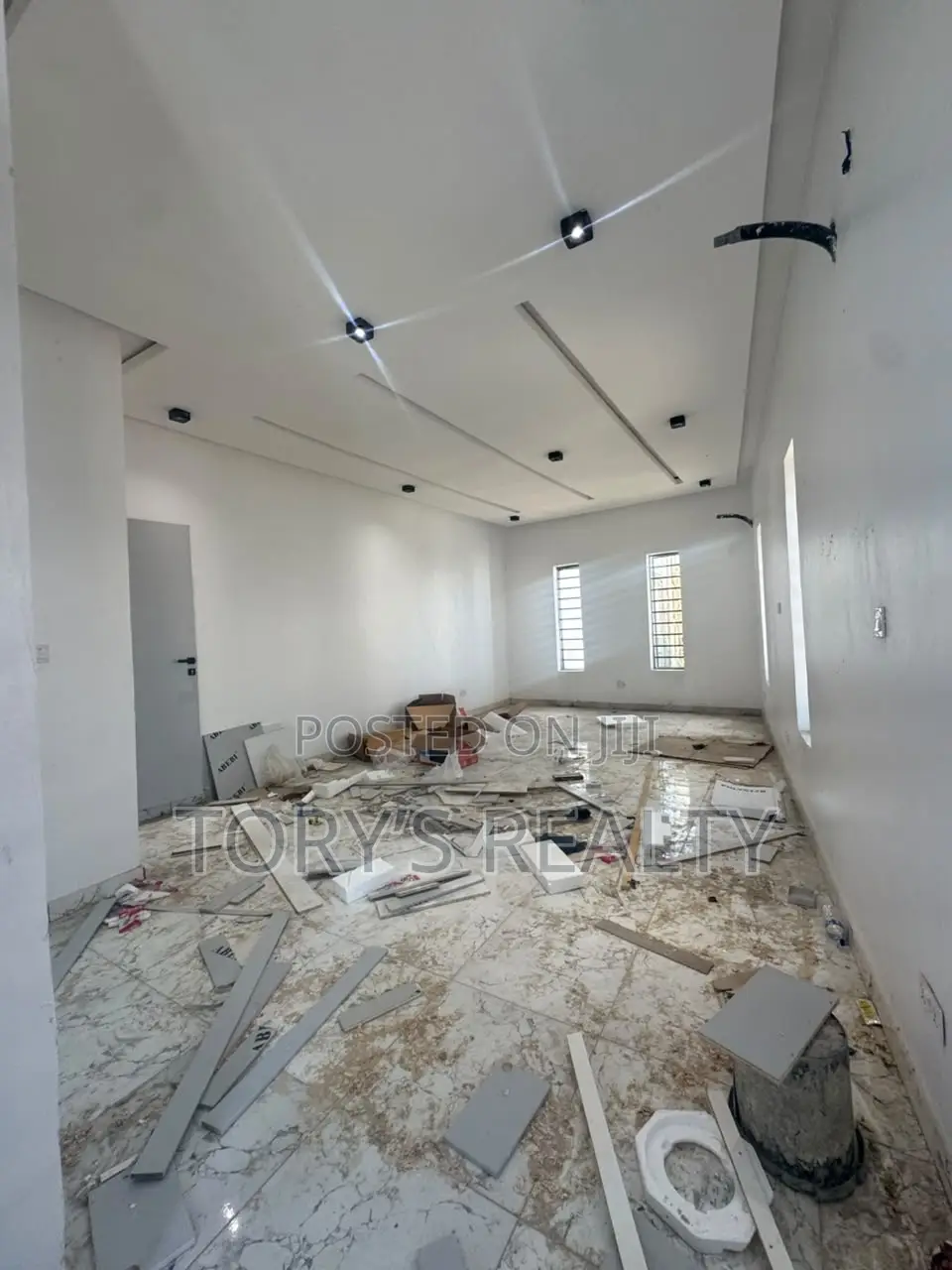 Mini Flat in Lekki Expressway for rent