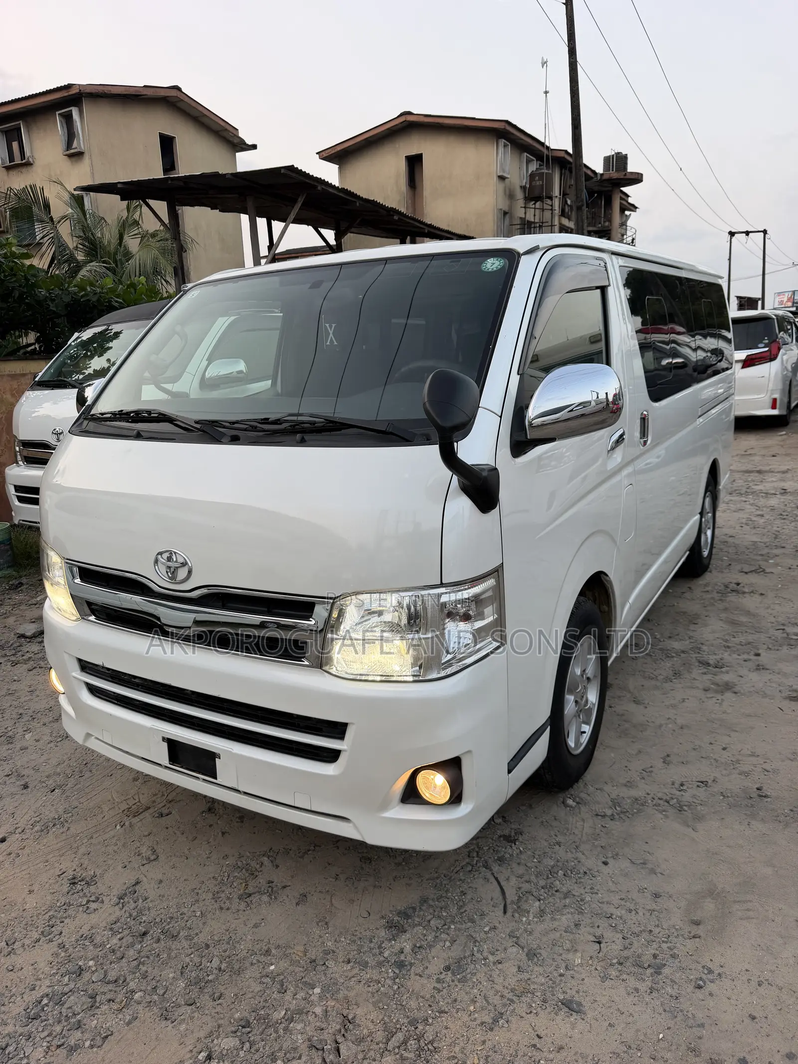 Toyota HiAce 2013 White